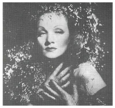 Dietrich, Marlene / Closeup-In "Seven Sinners" / 1940