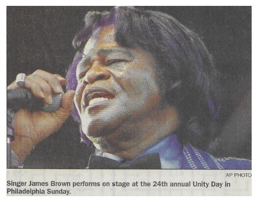 Brown, James / On Stage, Closeup in Philadelphia, PA (Unity Day) / 2002