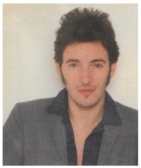 Springsteen, Bruce / Closeup-Standing-White Wall / 1979