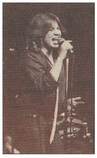 Sweet, Rachel / On Stage-Singing-Holding Microphone / 1978