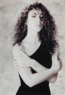 Carey, Mariah / Closeup, Standing, Arms Folded / 1991
