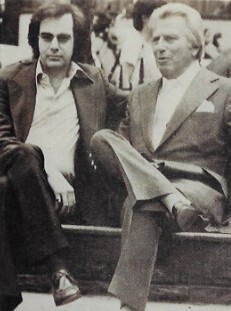 Diamond, Neil / Sitting On Park Bench with Lord Delfont / 1979