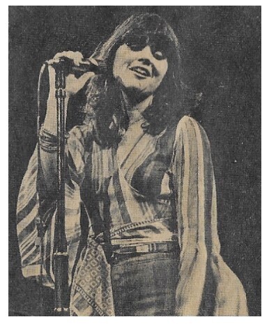 Ronstadt, Linda / On Stage-Striped Top-Dark Background