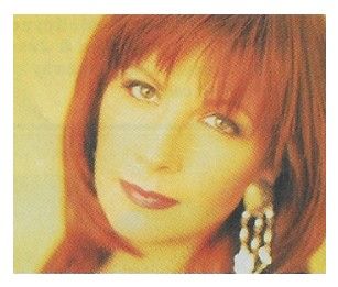 Loveless, Patty / Closeup--Large Earring / 1993