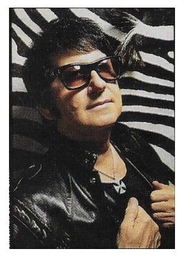 Orbison, Roy / Closeup--Zebra Skin in Background / 1980s