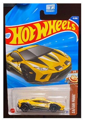 Hot Wheels / Lamborghini Huracan Sterrato / 2025