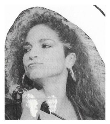 Estefan, Gloria / On Stage--Closeup--Looking to Her Right