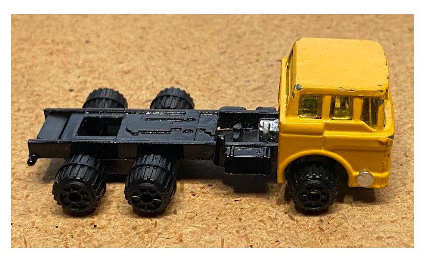 Zee Toys / Semi Truck / #P309 - Yellow