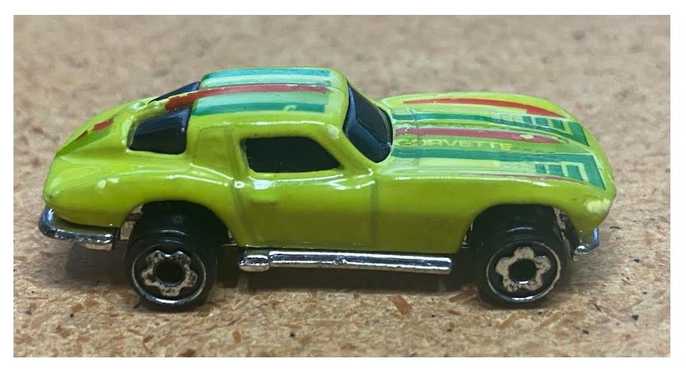 Hot Wheels / 1963 Corvette / Micro Color Racers