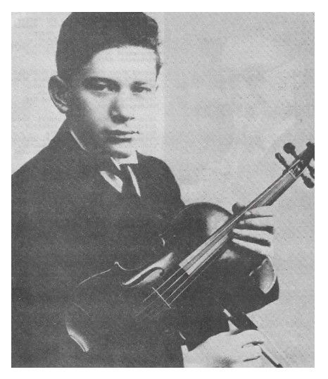 Zimbalist, Efrem (Sr.) / Posing with Violin