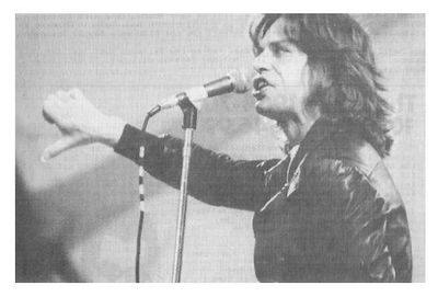 Rolling Stones, The / Mick Jagger: On Stage Giving Thumbs Down