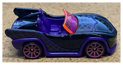 Hot Wheels / Monster High Ghoul Mobile / Gloss Black