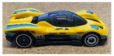 Hot Wheels / Group C Fantasy / Yellow