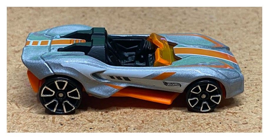Hot Wheels / Carbonic / Metalflake Silver