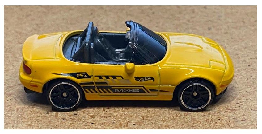 Hot Wheels / '91 Mazda MX-5 Miata / Yellow