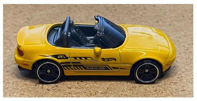 Hot Wheels / '91 Mazda MX-5 Miata / Yellow