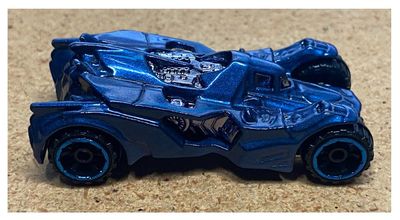 Hot Wheels / Batmobile (Arkham Knight) / Metalflake Blue