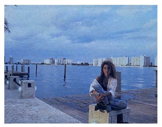 Estefan, Gloria / Miami, FL - At the Pier / 1989