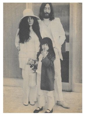 Lennon, John / London, UK--with Yoko and Kyoko / 1969