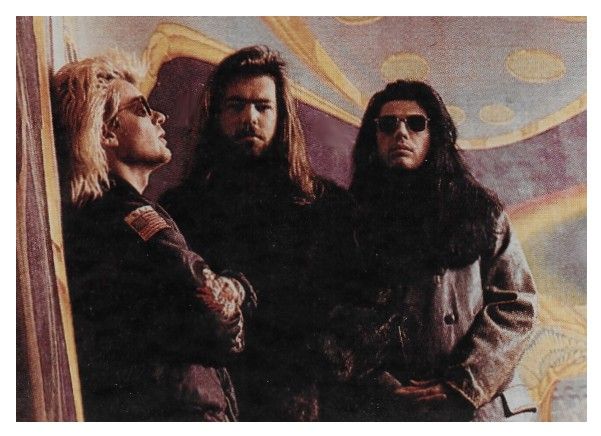 Cult, The / Group Photo-Ian Astbury at Right / 1987