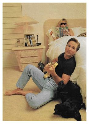 Black, Clint / On Floor with Dog + Guitar / 1992