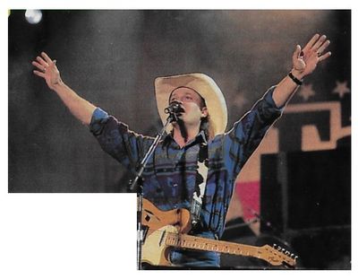 Van Shelton, Ricky / On Stage--Arms Reaching Upward / 1994
