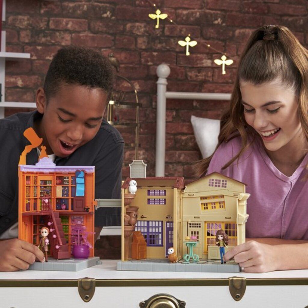 Spinmaster Wizarding World Harry Potter - Diagon Alley Playset, Spielfigur (mit Licht und Sound)