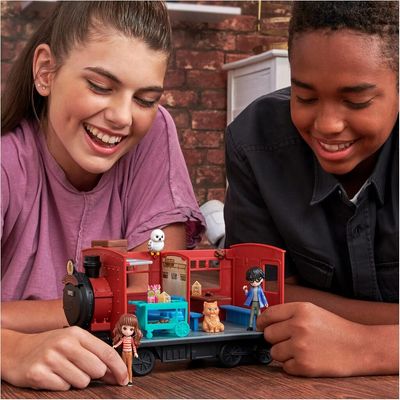 Spinmaster Harry Potter Hogwarts Express Train Playset mit Hermine Granger und Harry Potter