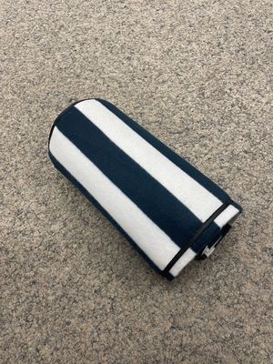 TRESPASS Throw Picknickdecke (135cm × 120cm, navy gestreift)