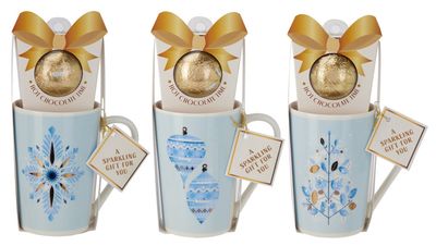 CHAMP Christmas mug with chocolate marshmallows