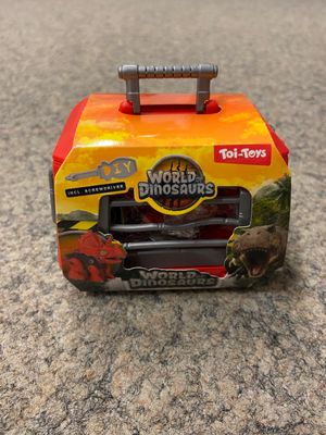 World of Dinosaurs Build a dinosaur with a cage