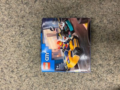 LEGO® CITY Go-kart with racing drivers
