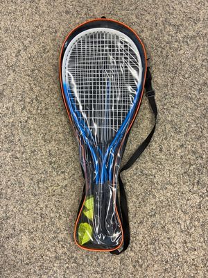 Badminton set with 2 rackets and 3 shuttlecocks