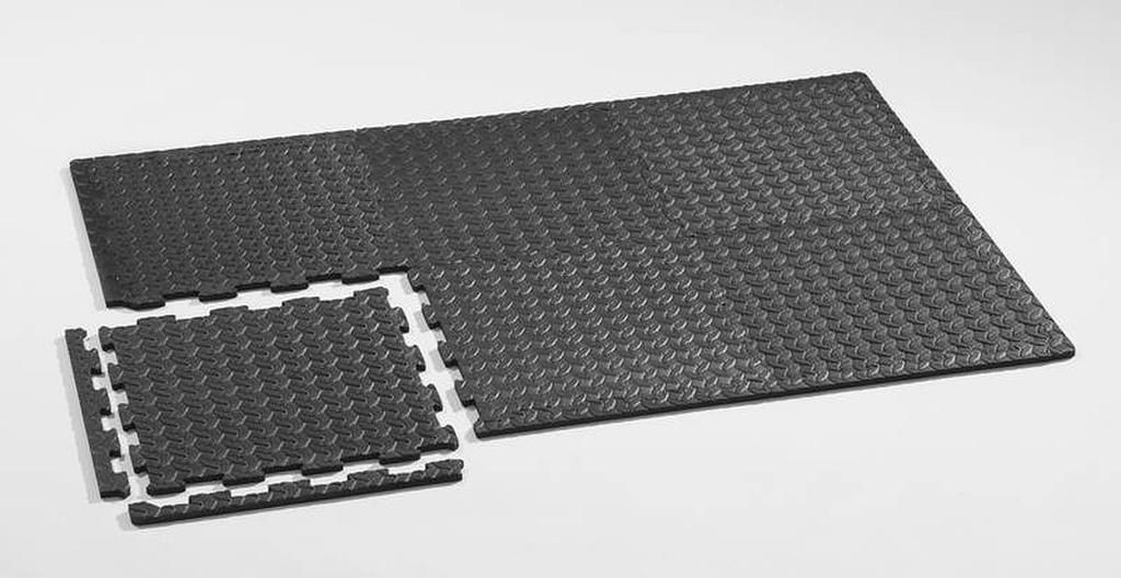 Kinzo floor mat set of 6 pieces.