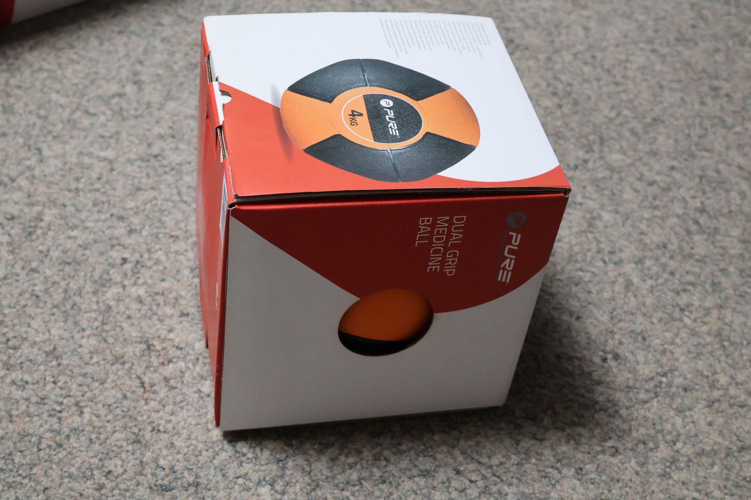 Pure2improve medicine ball with handles