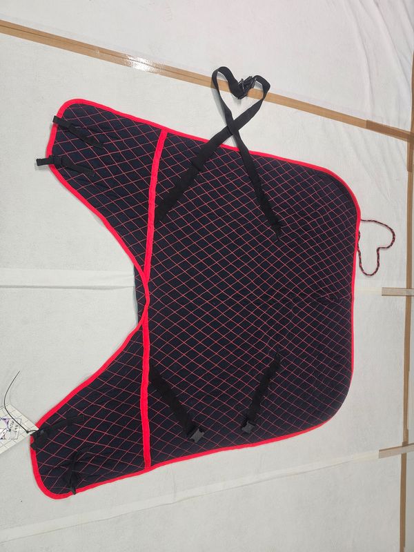 Thermalux Kühldecke-Abschwitzdecke by Colin Cook