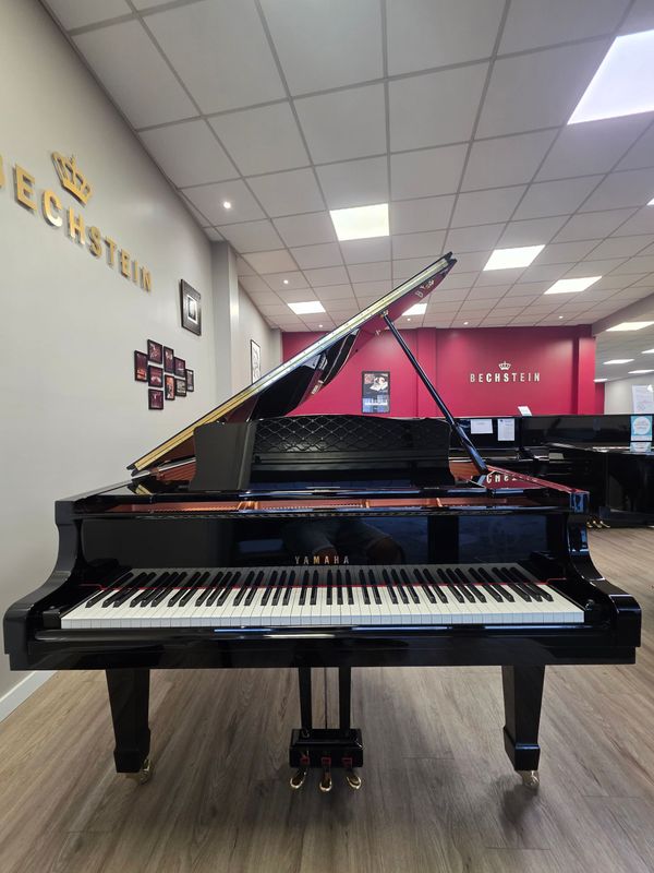 Yamaha C5 Yamaha C5