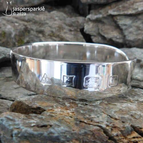 Sterling Silver Skewer Bangle Birmingham 1993 inscribed "Centennial Month March 1993"