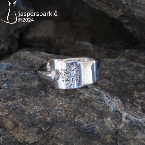 Griffin Crest Spoon Ring London 1889 Size N or O
