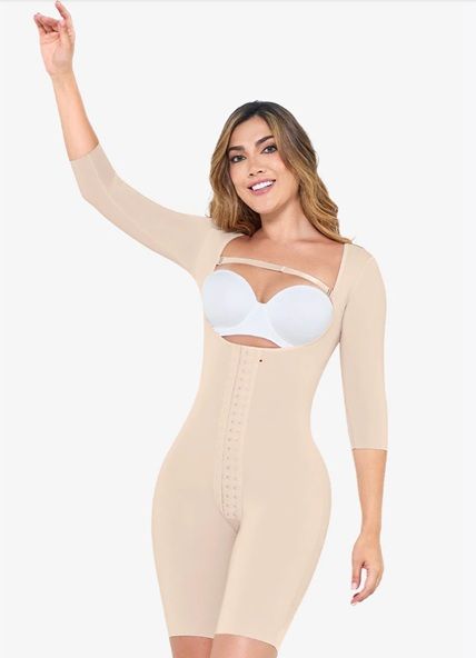 Faja post-quirúrgica con mangas