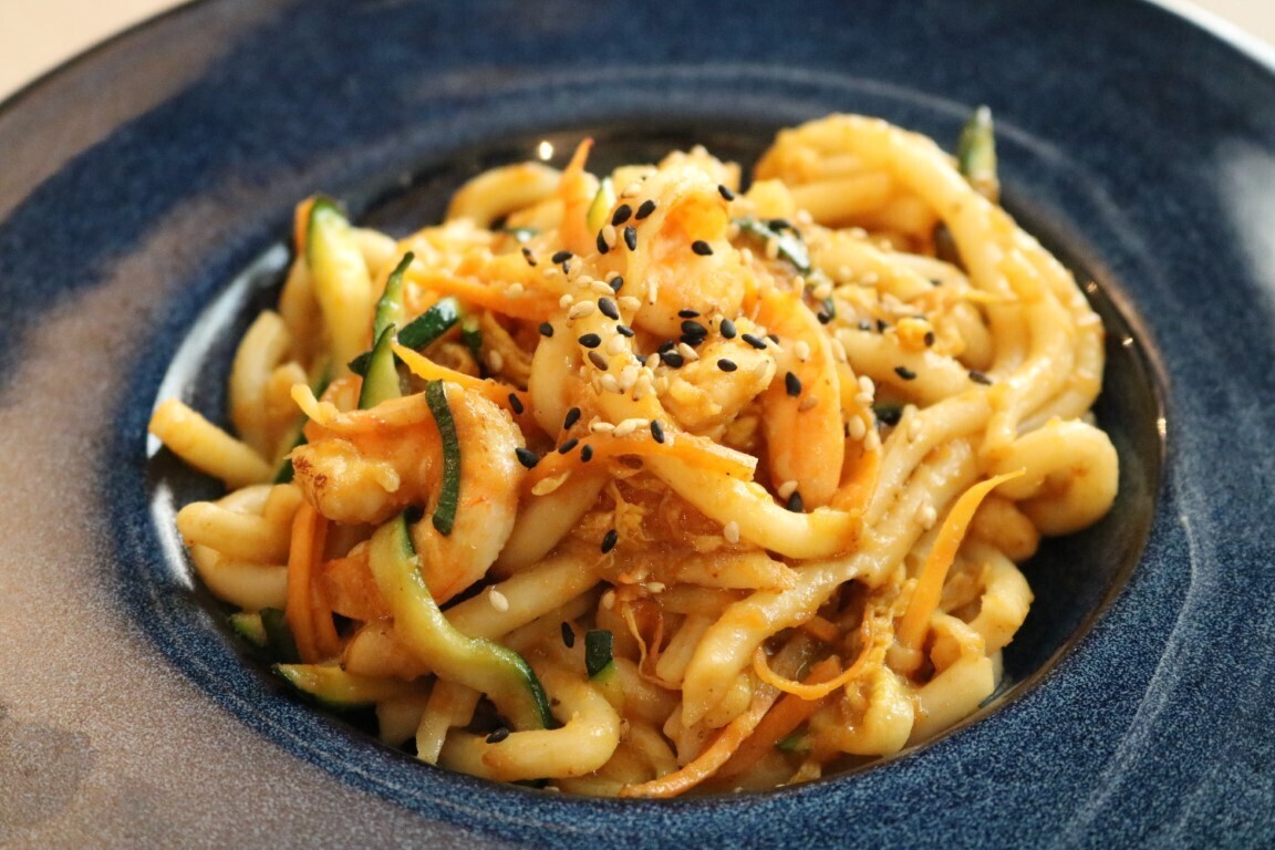 Yaki udon (spagh. grano con gamb. e verd.)