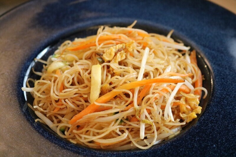 Spaghetti di riso con verdure