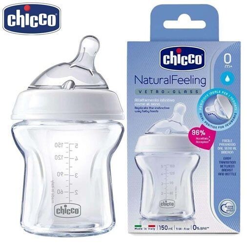 Imagem do Biberão Vidro NaturalFeeling 0M+ 150ml da Chicco, com tetina inclinada e válvula anti-cólicas.