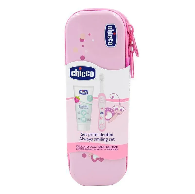 Conjunto Estojo de Cuidado Oral Chicco Rosa: Escova de dentes com cerdas macias, pasta de dentes com sabor a morango e tampa protetora para a higiene bucal completa e divertida do seu bebé a partir de 12 meses.
