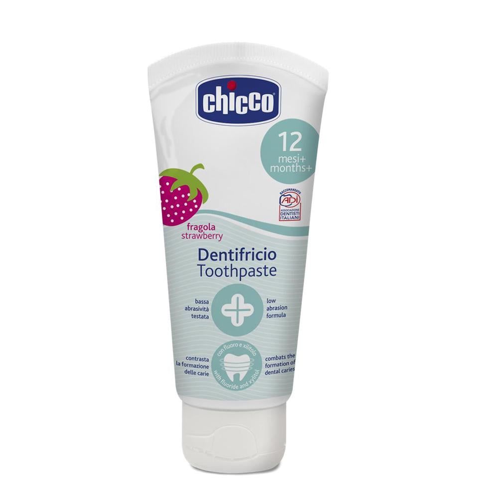 Pasta de Dentes Chicco Morango 50ml: Fórmula suave com xilitol e sabor a morango para a higiene oral segura e agradável do seu bebé a partir dos 12 meses.