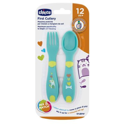 Conjunto de primeiros talheres da Chicco na cor verde, composto por colher, garfo e faca, ideal para bebês a partir de 12 meses.