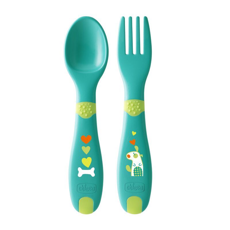 Conjunto de primeiros talheres da Chicco na cor verde, composto por colher, garfo e faca, ideal para bebês a partir de 12 meses.