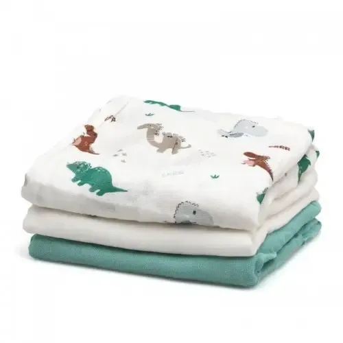 Conjunto de 3 musselinas Kiokids, feitas com 70% bambu e 30% algodão, no tamanho 70 x 70 cm.