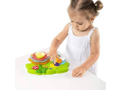 Chicco Flor Sensorial – Jogo de empilhamento com estímulos luminosos e sonoros.