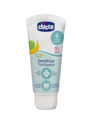 Pasta de Dentes Chicco Maçã e Banana 50ml: Fórmula suave com xilitol e sabor a maçã e banana para a higiene oral segura e agradável do seu bebé a partir dos 12 meses.